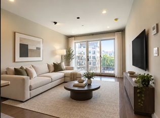 352 S 1st St #4F, Brooklyn, NY 11211