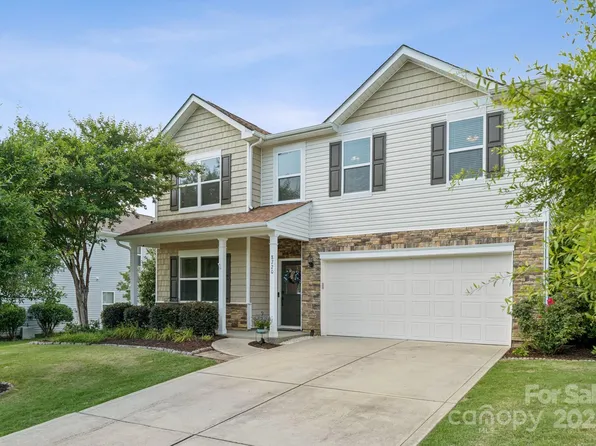 8720 Heartleaf Rd, Charlotte, NC 28227