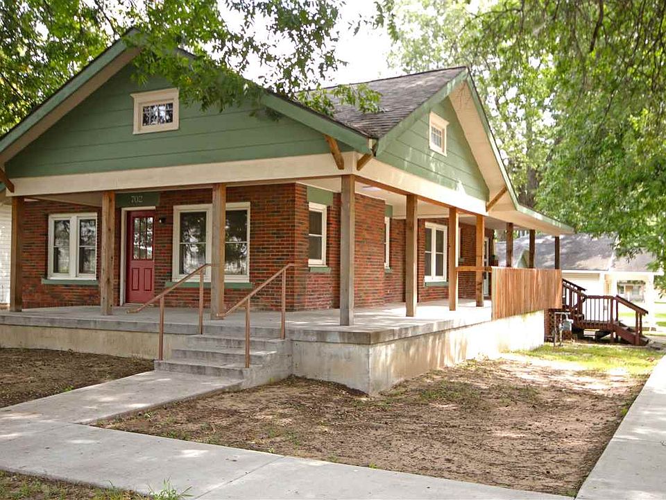1st image of 702 N 4th St