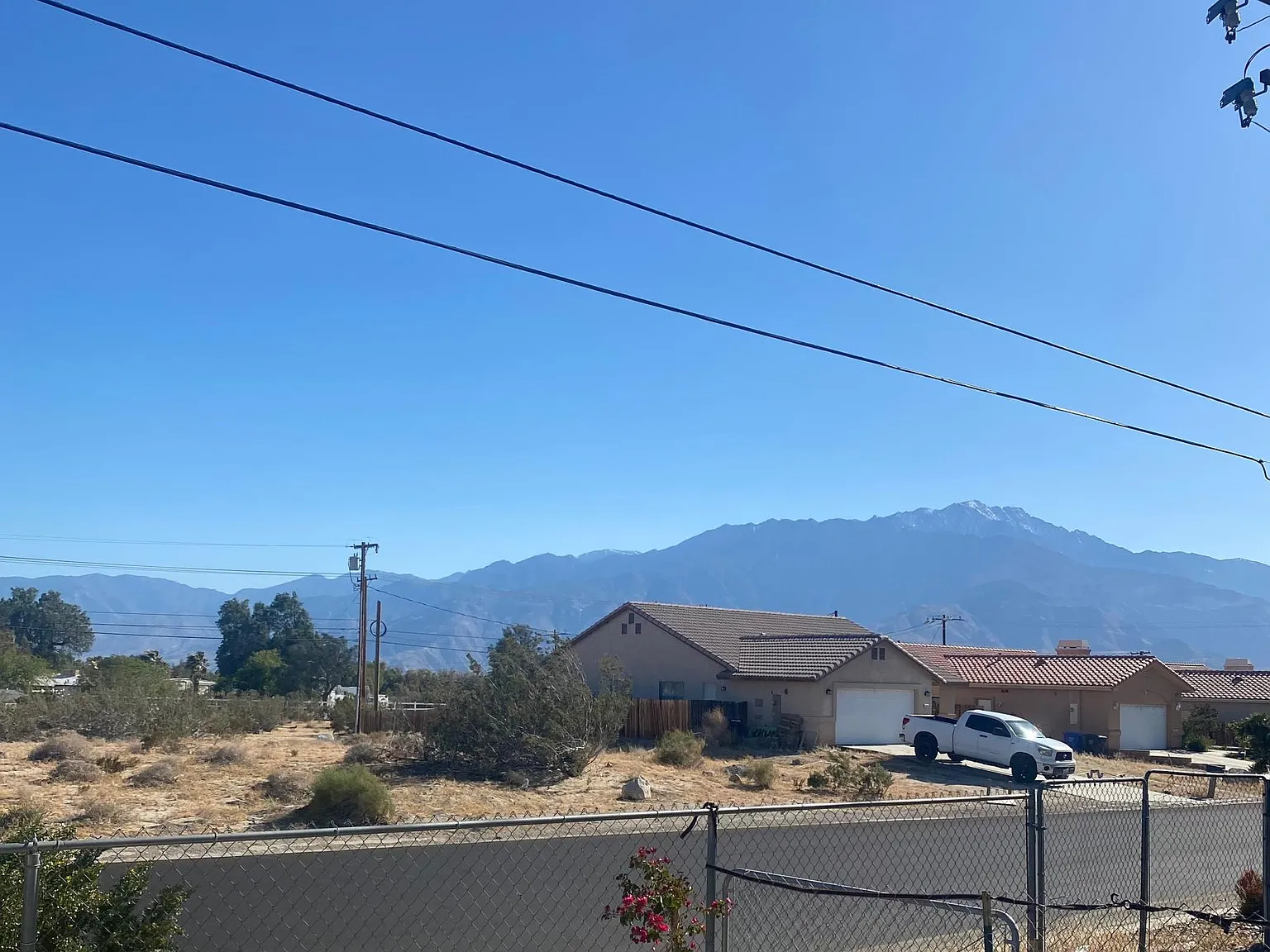 3 bed, 1300 sqft, $2,400 — Photo 4