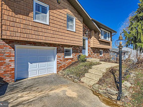 5th image of 1321 Poplar Hill Dr