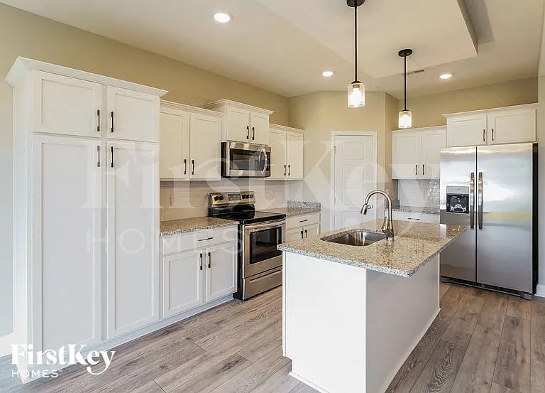 623 Alvin Rd — Photo 5