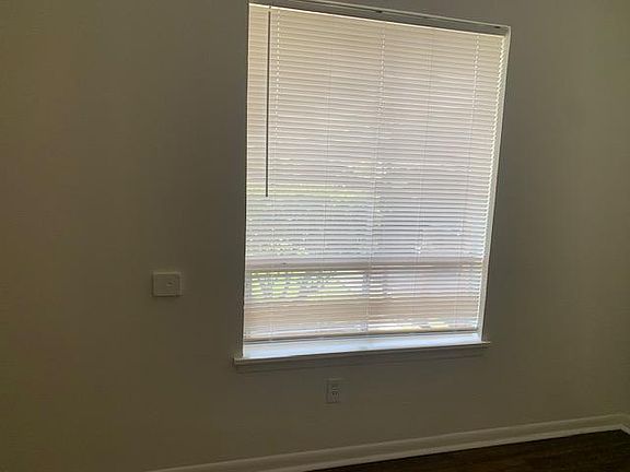 3rd image of 705 N Main St APT J