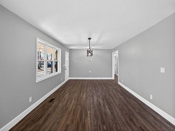 3rd image of 1112 N Shady Lane Loop