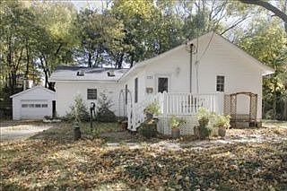 1st image of 132 N Clarendon St