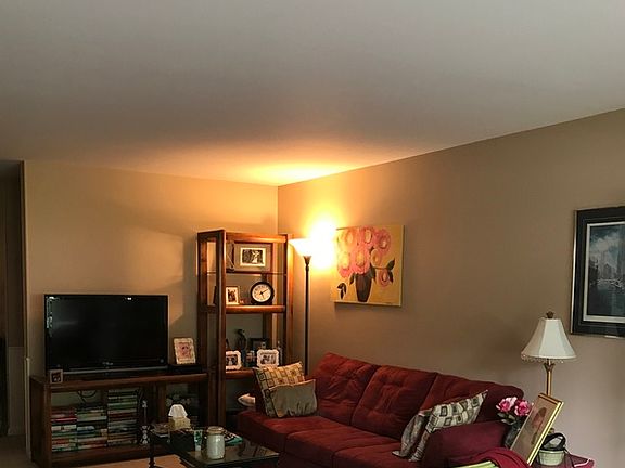 5th image of 2840 Mitchell Dr APT 3