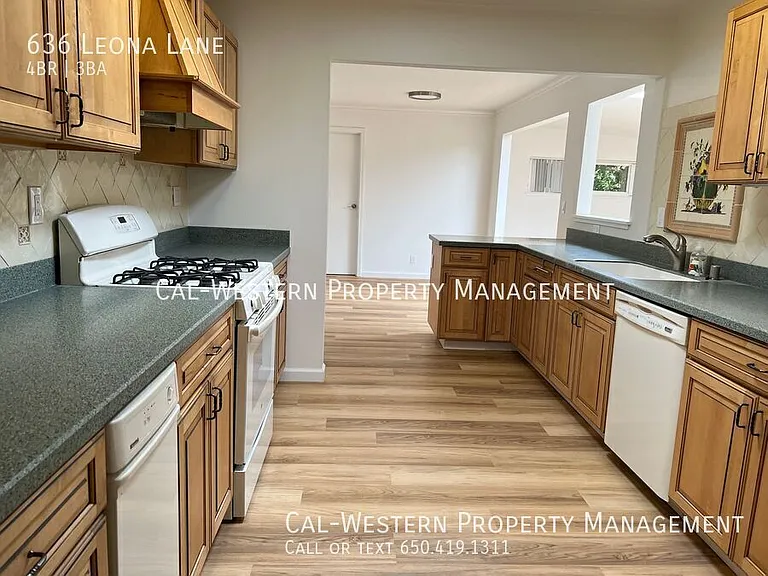 636 Leona Ln — Photo 3