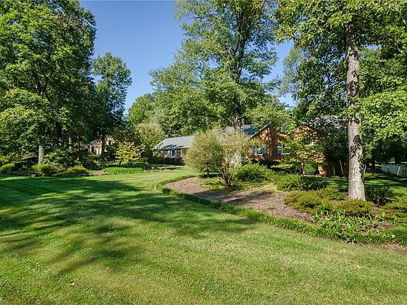 3rd image of 5202 Forest Oaks Dr