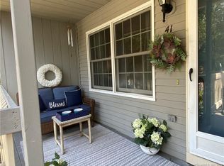 41 Manorwood Dr #41, Branford, CT 06405