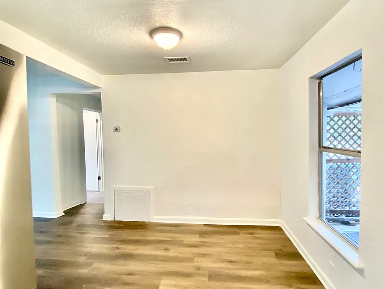 408 Faris St — Photo 6