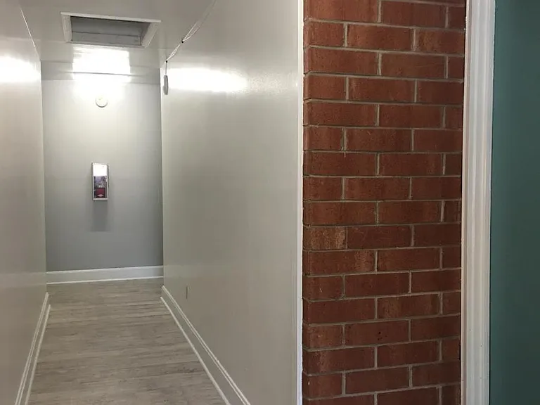 Lakeside Plaza Apartments — Photo 1