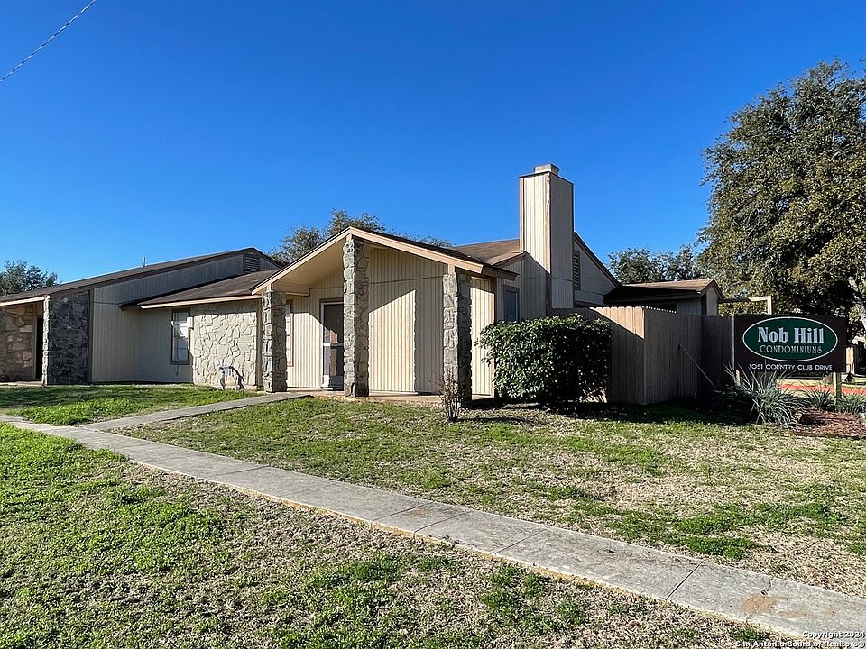 1st image of 1051 A-1 COUNTRY CLUB DR #A1