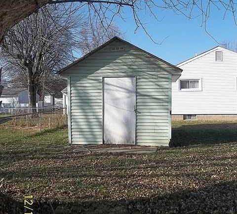 4th image of 2307 Whitewater Ave