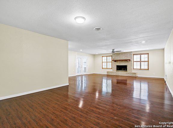 3rd image of 2903 Gainesborough Dr