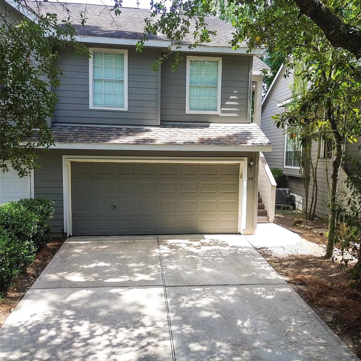 3 bed, 2.5 bath, 1818 sqft, $2,100 — Photo 2