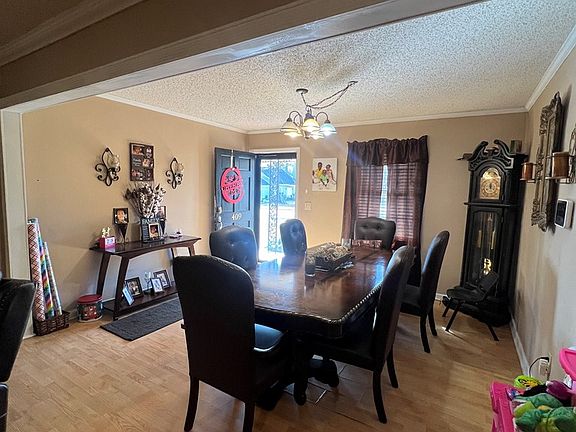 2nd image of 409 Connecticut Dr