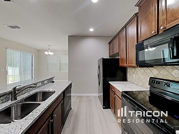 5th image of 4631 Doral Park Ave