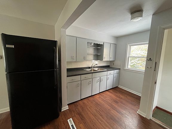 5th image of 1934 26th St #Up