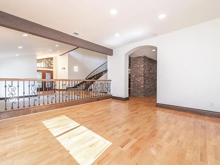 24692 Kings Rd — Photo 25
