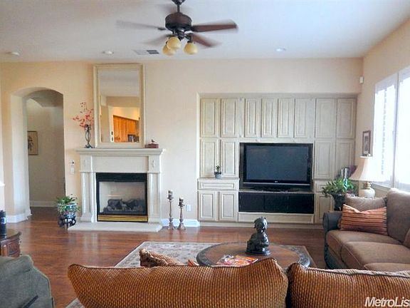 2nd image of 2933 Carradale Dr