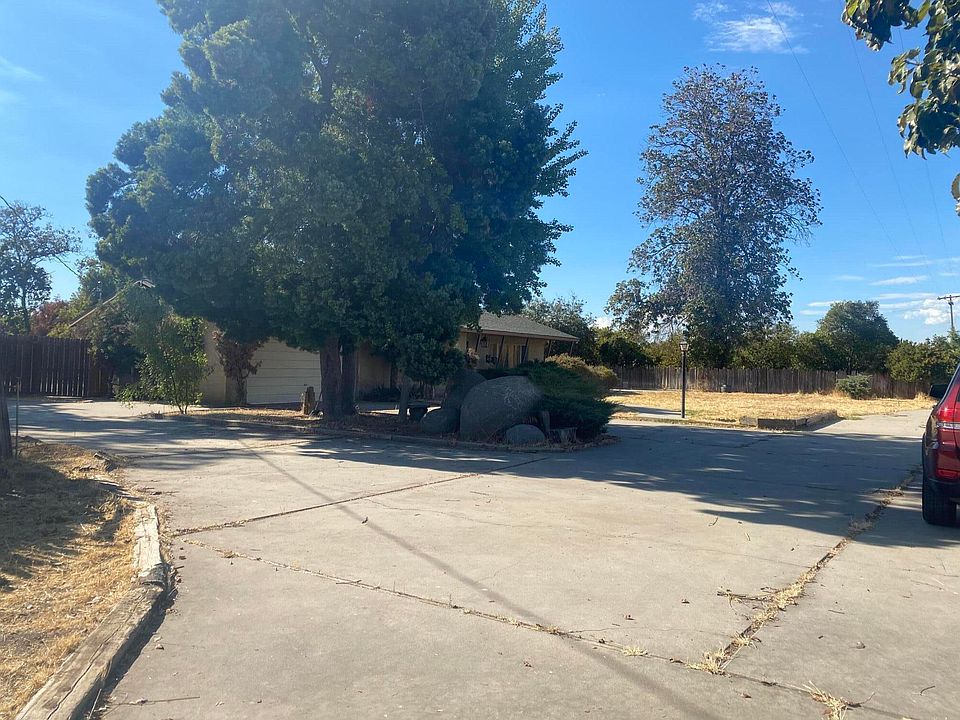 13136 Avenue 400, Cutler, CA 93615 | Zillow