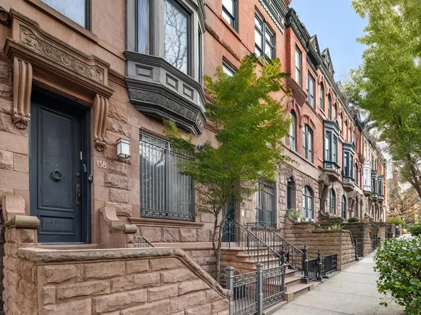 138 Manhattan Avenue image 25 of 26