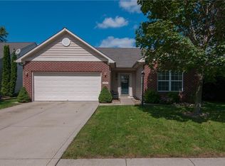 10904 Roundtree Rd, Fishers, IN 46037