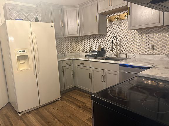 2nd image of 35 Bright Oaks Dr