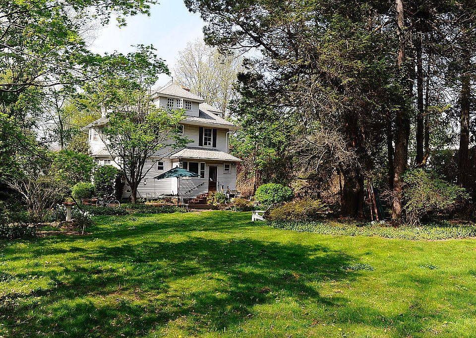 2nd image of 16 La Marcus Ave