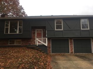 1716 SE 2nd St, Blue Springs, MO 64014