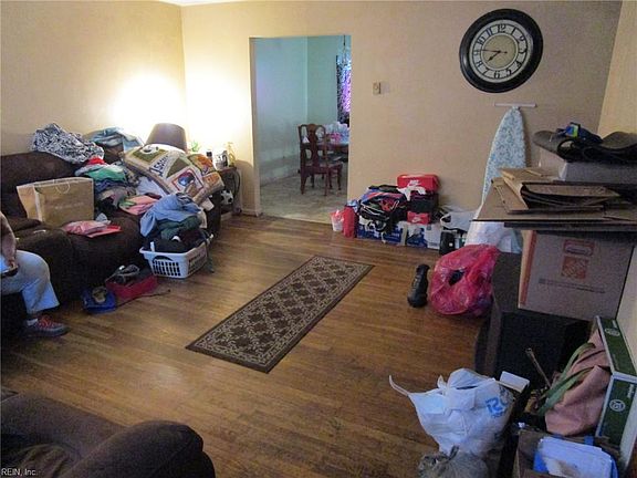 2nd image of 3321 Pine Hill Cres