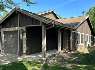 39 Redwood Ln, Springfield, IL 62704