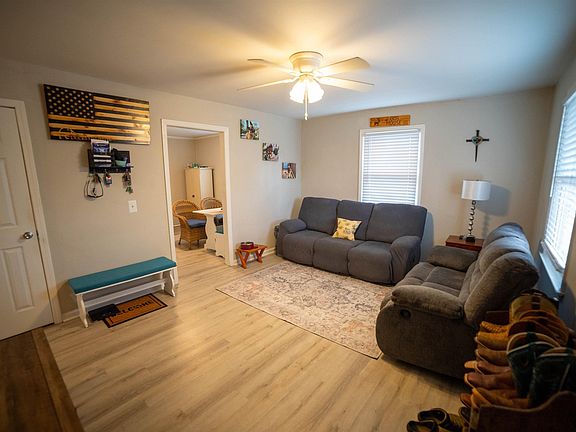 5th image of 104 Howard St