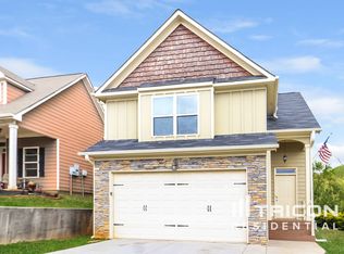 16 Carriage Hills Dr, Cartersville, GA 30121