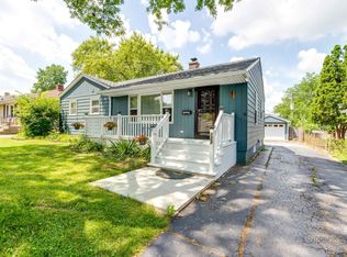 122 S Lincoln Ave, Mundelein, IL