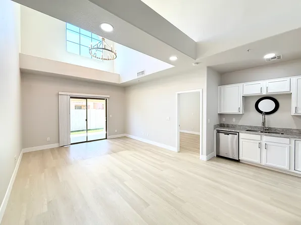 15677 N 29th St, Phoenix, AZ 85032