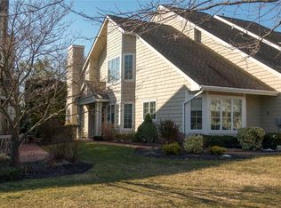 52 Doral Ln, Bay Shore, NY 11706