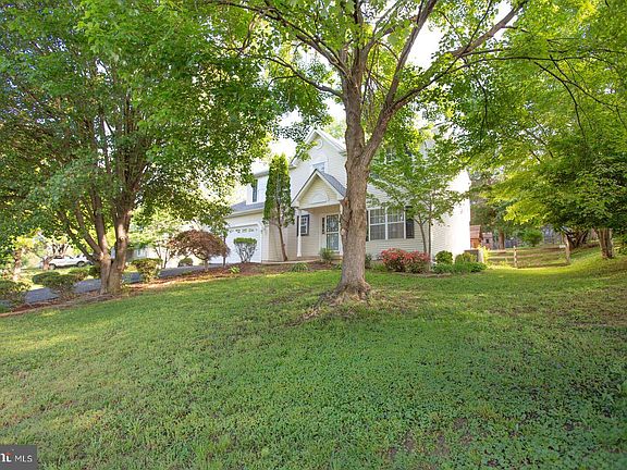 2nd image of 6703 Farmstead Ln