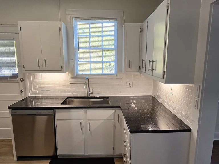 729 E 40th St #1 — Photo 14
