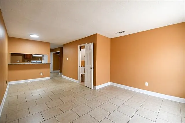 2 bed, 1.5 bath, 1000 sqft, $950 — Photo 2
