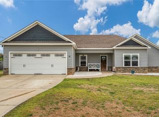 12 Eagle Nest Dr, Fort Mitchell, AL 36856