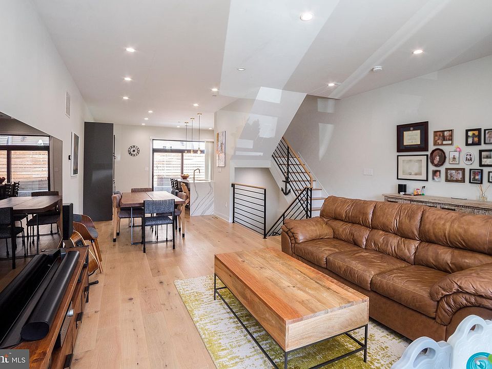 1st image of 2042 Trenton Ave