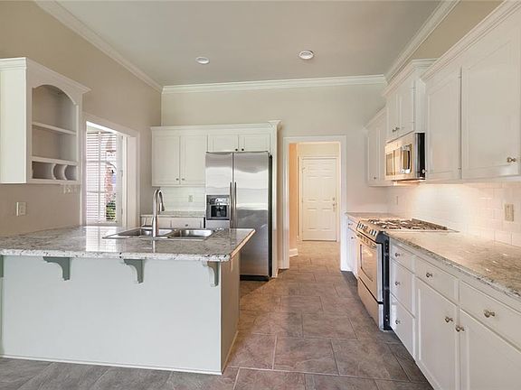 5th image of 2243 Spring Pointe Dr