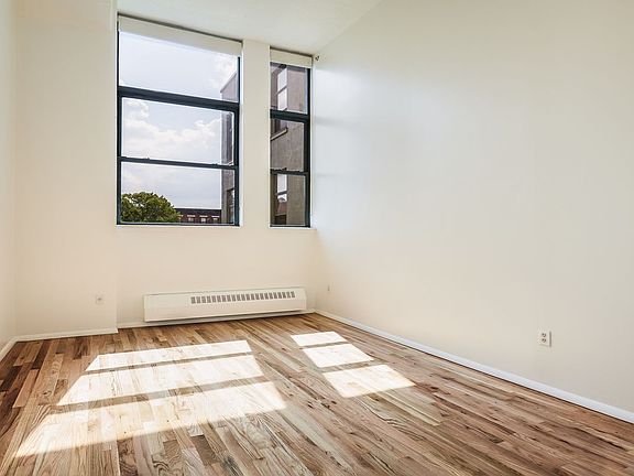 3rd image of 204 Huntington St APT 2H