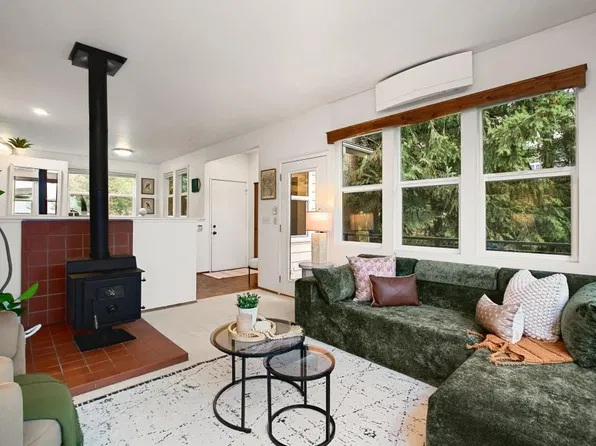 201 28th Ave, Seattle, WA 98122