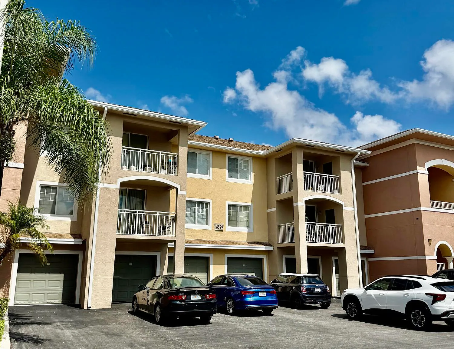 1 bed, 1.0 bath, 843 sqft, $1,775 — Photo 1