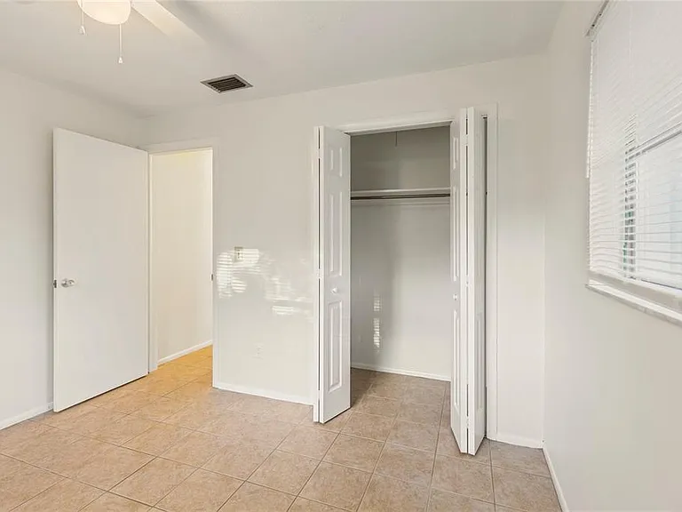 1248 Lazy Lake Rd W — Photo 13