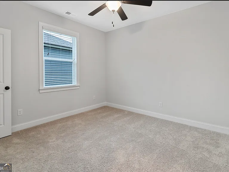 127 Vivian Ln — Photo 41