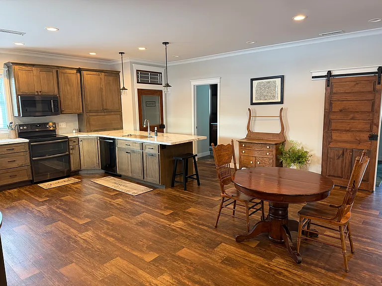 9 Bartholomew Ln — Photo 3