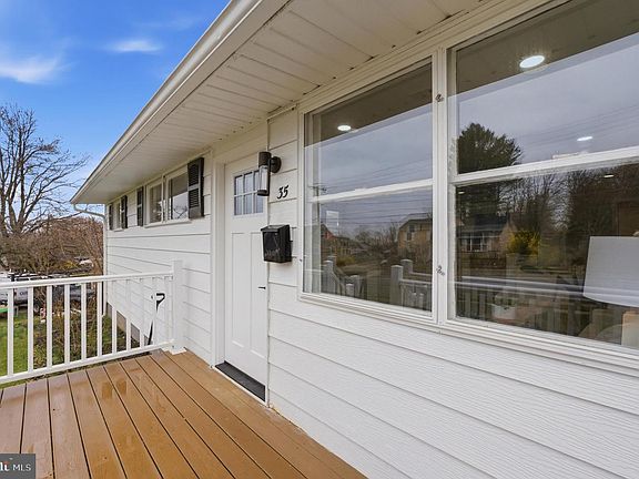 3rd image of 35 Tollgate Rd
